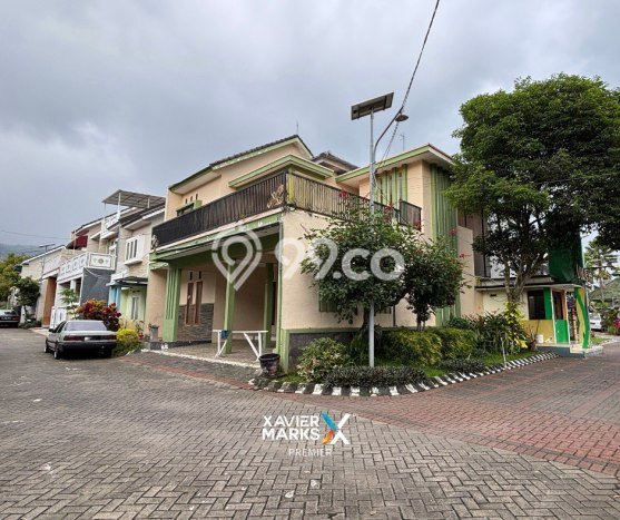 Rumah Minimalis 4 Kamar LT 144m2 di Batu Rumah Minimalis 4 Kamar LT 144m2 di Batu