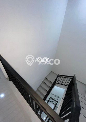 Hunian Elit LB 400m2 Siap Pakai Desain Elegan di Soekarno Hatta, Malang Hunian Elit LB 400m2 Siap Pakai Desain Elegan di Soekarno Hatta, Malang
