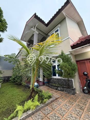 Rumah Mewah LB 320m2 Siap Huni Desain Elegan di Araya, Malang Rumah Mewah LB 320m2 Siap Huni Desain Elegan di Araya, Malang