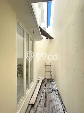 Rumah Luas Asri 3 KT Siap Pakai di Soekarno Hatta Malang Rumah Luas Asri 3 KT Siap Pakai di Soekarno Hatta Malang