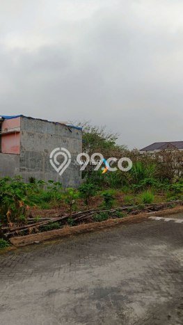 Tanah Dijual Lokasi Strategis di Malang dengan Luas 300m2 Tanah Dijual Lokasi Strategis di Malang dengan Luas 300m2