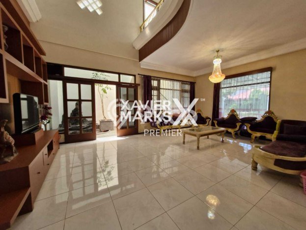 Hunian Elit LB 700m2 Siap Pakai Desain Elegan di Araya, Malang Hunian Elit LB 700m2 Siap Pakai Desain Elegan di Araya, Malang