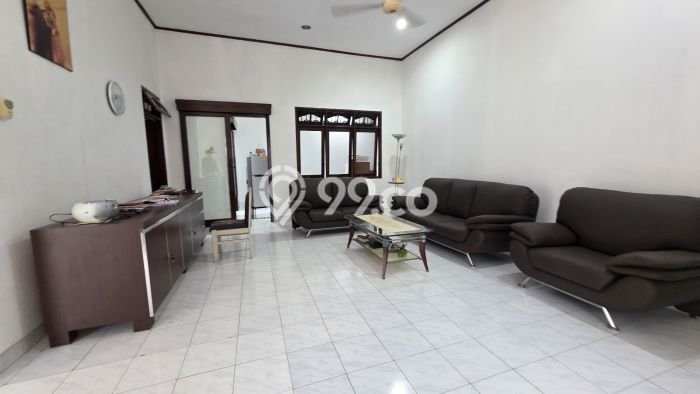 Rumah Eksklusif Siap Huni LT 374m2 di Palmerah, Jakarta Barat Rumah Eksklusif Siap Huni LT 374m2 di Palmerah, Jakarta Barat