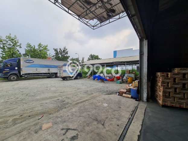 Gudang Disewa di Bekasi dengan LB 2000m2 Area Komersial Ramai Gudang Disewa di Bekasi dengan LB 2000m2 Area Komersial Ramai