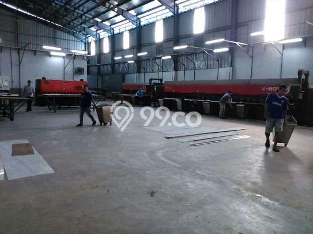 Area Ramai! Gudang Dijual di Tarumajaya untuk Bisnis Luas Bangunan 2900m2 Area Ramai! Gudang Dijual di Tarumajaya untuk Bisnis Luas Bangunan 2900m2