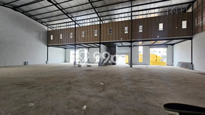 Unit Gudang disewakan di Cikarang Pusat Bekasi dengan LT 1023m2 / LB 901m2 Unit Gudang disewakan di Cikarang Pusat Bekasi dengan LT 1023m2 / LB 901m2