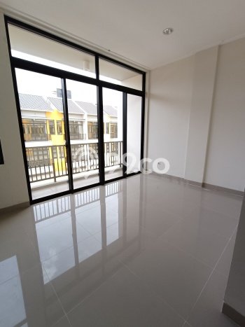 Area Ramai! Ruko Dijual di Kelapa Gading untuk Bisnis Luas Bangunan 212m2 Area Ramai! Ruko Dijual di Kelapa Gading untuk Bisnis Luas Bangunan 212m2