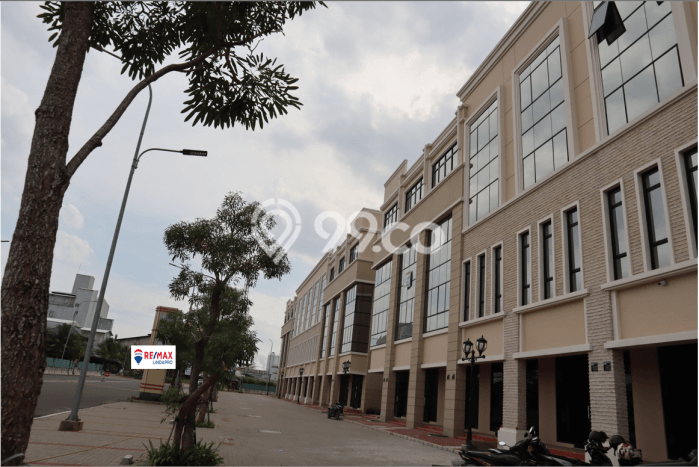 Disewakan Ruko di Kelapa Gading Jakarta Utara LT 67m2, LB 270m2 Disewakan Ruko di Kelapa Gading Jakarta Utara LT 67m2, LB 270m2