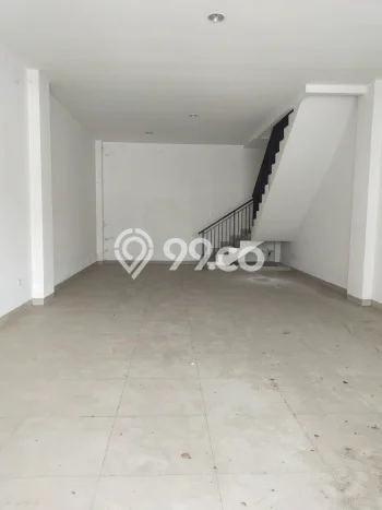 Ruko Komersial Disewakan di Kelapa Gading Jakarta Utara Luas 180m2 Ruko Komersial Disewakan di Kelapa Gading Jakarta Utara Luas 180m2