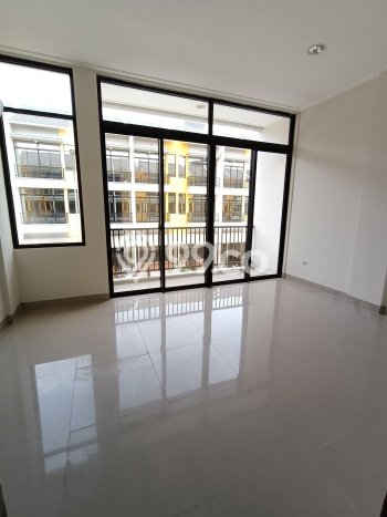 Area Ramai! Ruko Dijual di Kelapa Gading untuk Bisnis Luas Bangunan 212m2 Area Ramai! Ruko Dijual di Kelapa Gading untuk Bisnis Luas Bangunan 212m2