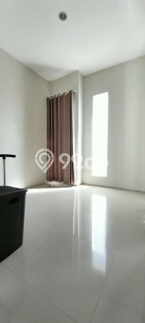 HUNIAN IMPIAN! Rumah di , 2 KM, Bebas Banjir, LT 168m2m² LB 180m2m² HUNIAN IMPIAN! Rumah di , 2 KM, Bebas Banjir, LT 168m2m² LB 180m2m²
