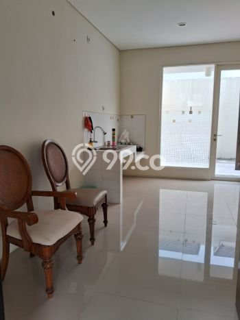 Disewakan! Rumah 2 Kamar Tidur &
2 Kamar Mandi di Citraland, Surabaya Disewakan! Rumah 2 Kamar Tidur &
2 Kamar Mandi di Citraland, Surabaya