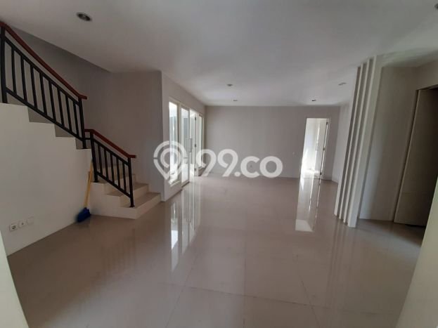 Disewakan Rumah Harga Terjangkau di Citraland Surabaya Punya 5 Kamar Tidur Disewakan Rumah Harga Terjangkau di Citraland Surabaya Punya 5 Kamar Tidur