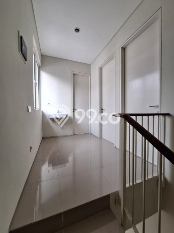 Disewakan! Rumah 3 Kamar Tidur &
2 Kamar Mandi di Citraland, Surabaya Disewakan! Rumah 3 Kamar Tidur &
2 Kamar Mandi di Citraland, Surabaya
