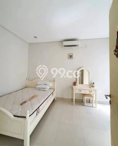 Rumah sewa siap pakai 4 KT di Citraland, Surabaya Rumah sewa siap pakai 4 KT di Citraland, Surabaya