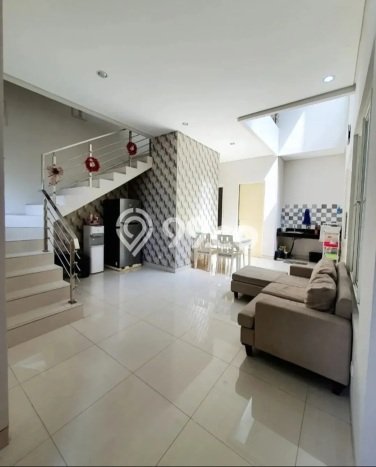 Rumah sewa siap pakai 4 KT di Citraland, Surabaya Rumah sewa siap pakai 4 KT di Citraland, Surabaya