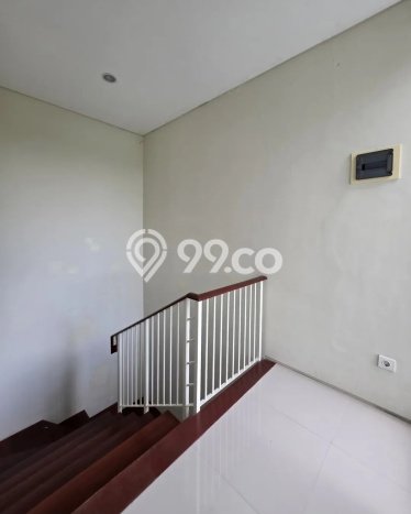 Disewakan! Rumah 4 Kamar Tidur &
4 Kamar Mandi di Citraland, Surabaya Disewakan! Rumah 4 Kamar Tidur &
4 Kamar Mandi di Citraland, Surabaya