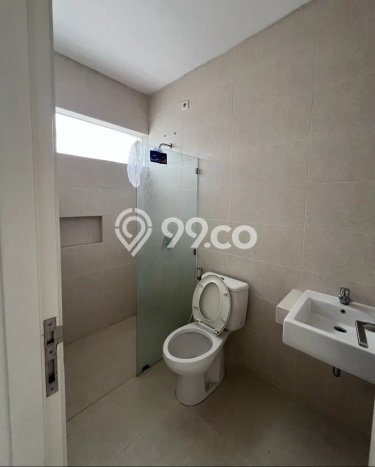 Disewakan! Rumah 4 Kamar Tidur &
4 Kamar Mandi di Citraland, Surabaya Disewakan! Rumah 4 Kamar Tidur &
4 Kamar Mandi di Citraland, Surabaya