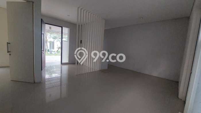 Rumah di , Siap Huni, 4 KT, Akses Surabaya, Surabaya, LT 135m2m² Bangunan 147m2m² Rumah di , Siap Huni, 4 KT, Akses Surabaya, Surabaya, LT 135m2m² Bangunan 147m2m²