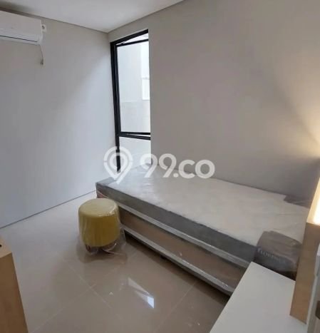 Rumah sewa siap pakai 4 KT di Citraland, Surabaya Rumah sewa siap pakai 4 KT di Citraland, Surabaya
