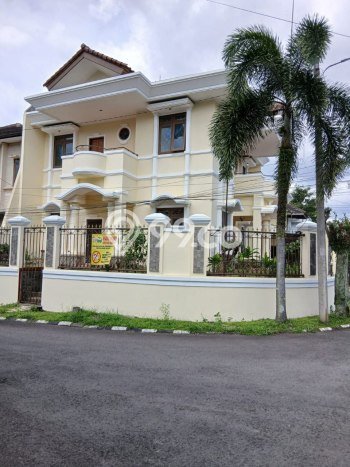 Ready to Use! Premium House LT 275m2 Desain Modern di Pasteur Ready to Use! Premium House LT 275m2 Desain Modern di Pasteur