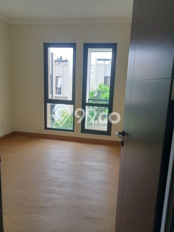 Jarang Ada! Rumah Sewa 4 Kamar Nyaman Siap Huni Gading Serpong Jarang Ada! Rumah Sewa 4 Kamar Nyaman Siap Huni Gading Serpong