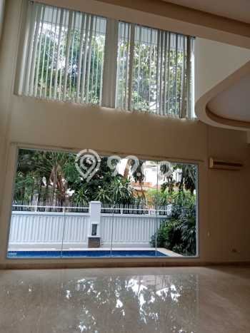 Hunian Kondisi Baik Disewakan di Pondok Indah, Jakarta Selatan LT 589m2, LB 360m2 Hunian Kondisi Baik Disewakan di Pondok Indah, Jakarta Selatan LT 589m2, LB 360m2