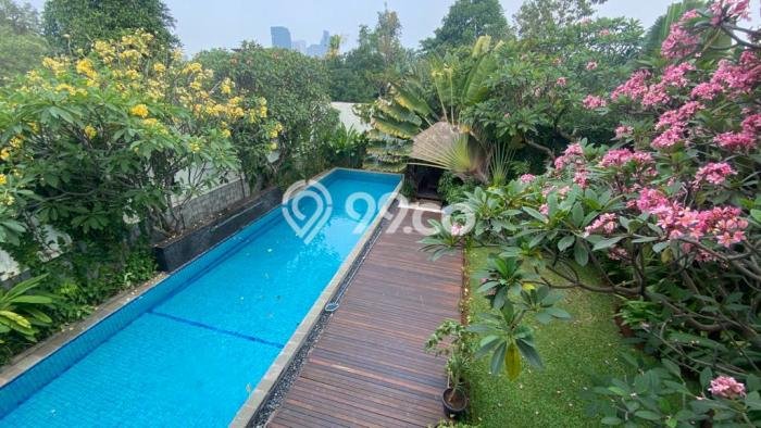 Sewa Rumah Strategis di Cipete LT 800m2 / LB 650m2 Kondisi Bagus Sewa Rumah Strategis di Cipete LT 800m2 / LB 650m2 Kondisi Bagus