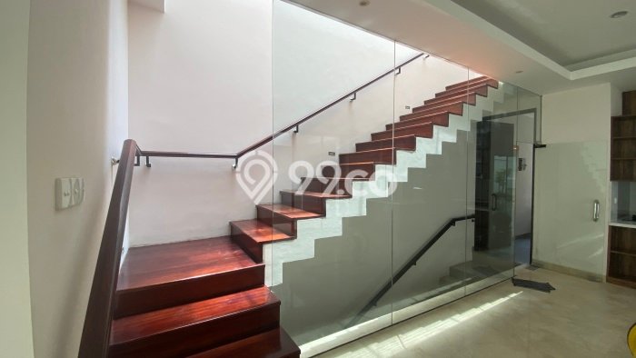 Dijual Rumah Luas Elegan Dengan View Eksklusif di Kemang, Jakarta Selatan Dijual Rumah Luas Elegan Dengan View Eksklusif di Kemang, Jakarta Selatan