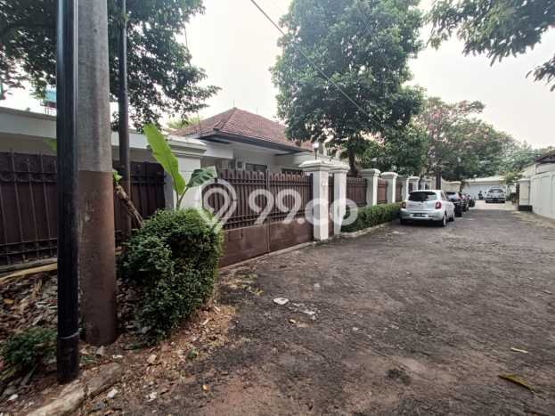 Ready to Use! Luxury House LT 3475m2 Desain Modern di Ampera Ready to Use! Luxury House LT 3475m2 Desain Modern di Ampera