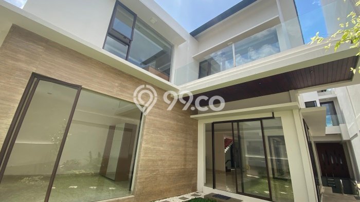 Dijual Rumah Luas Elegan Dengan View Eksklusif di Kemang, Jakarta Selatan Dijual Rumah Luas Elegan Dengan View Eksklusif di Kemang, Jakarta Selatan