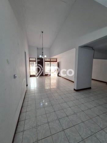Dijual Hunian Mewah dengan Fasilitas Sekitar Komplit di Kebayoran Lama, Jakarta Selatan Dijual Hunian Mewah dengan Fasilitas Sekitar Komplit di Kebayoran Lama, Jakarta Selatan