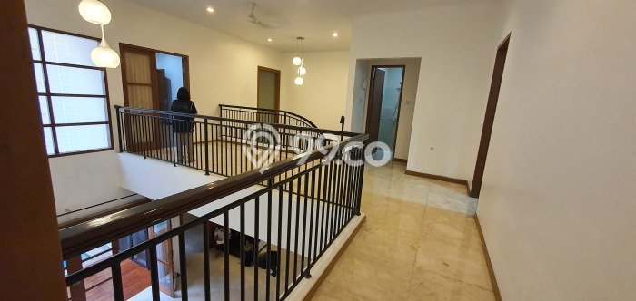 Rumah Kondisi Baik Disewakan di Senopati, Jakarta Selatan LT 600m2, LB 700m2 Rumah Kondisi Baik Disewakan di Senopati, Jakarta Selatan LT 600m2, LB 700m2