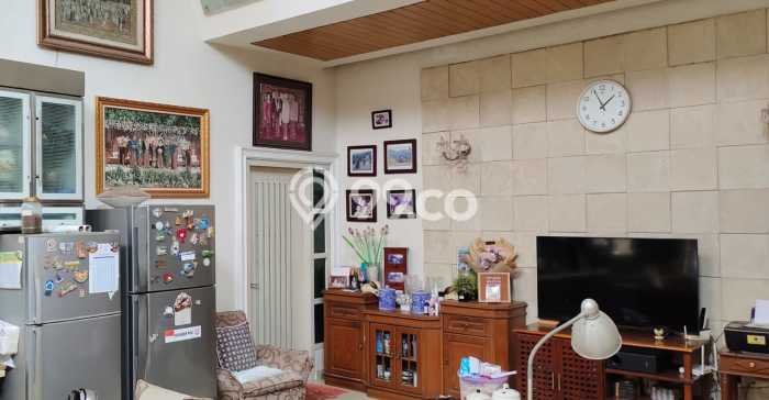 Rumah LT 198m² Lokasi Premium di Cinere, Dekat Fasilitas Umum, Jakarta Selatan Rumah LT 198m² Lokasi Premium di Cinere, Dekat Fasilitas Umum, Jakarta Selatan