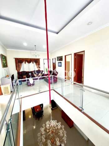 Hunian Mewah LB 400m2 Siap Pakai Desain Elegan di Bintaro, Tangerang Selatan Hunian Mewah LB 400m2 Siap Pakai Desain Elegan di Bintaro, Tangerang Selatan