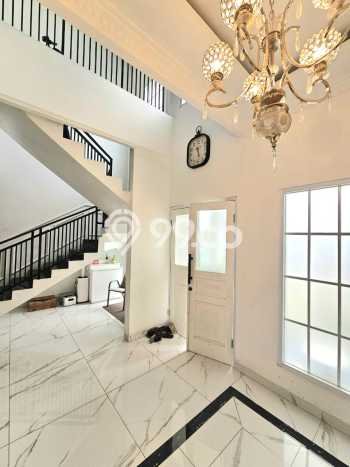 Rumah Elit Modern Siap Huni di Bintaro Tangerang Selatan Rumah Elit Modern Siap Huni di Bintaro Tangerang Selatan