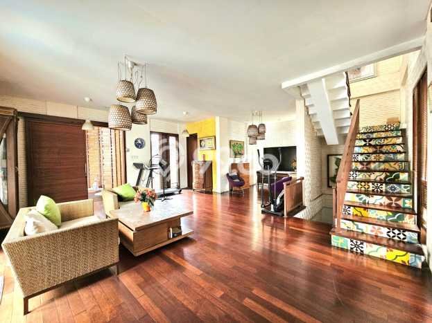 Ready to Use! Luxury House LT 480m2 Desain Elegan di Bintaro Ready to Use! Luxury House LT 480m2 Desain Elegan di Bintaro