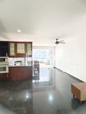 Hunian Mewah LB 200m2 Siap Huni Desain Elegan di Bintaro, Tangerang Selatan Hunian Mewah LB 200m2 Siap Huni Desain Elegan di Bintaro, Tangerang Selatan