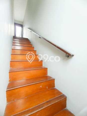 Hunian Mewah LB 200m2 Siap Huni Desain Elegan di Bintaro, Tangerang Selatan Hunian Mewah LB 200m2 Siap Huni Desain Elegan di Bintaro, Tangerang Selatan