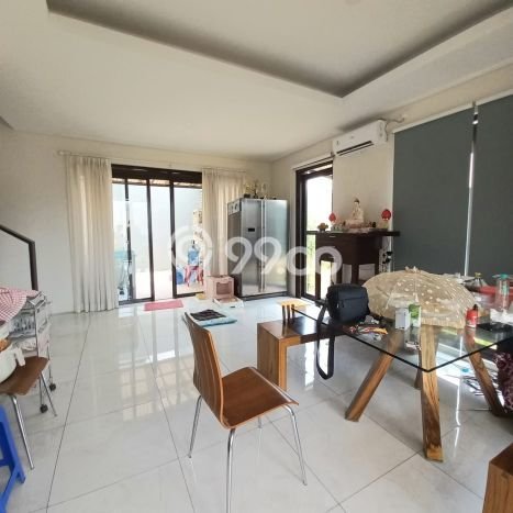 Rumah Elit Modern Tanpa Renovasi di Kota Baru Parahyangan Bandung Rumah Elit Modern Tanpa Renovasi di Kota Baru Parahyangan Bandung