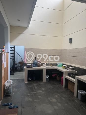 Rumah Elit Modern Tanpa Renovasi di Singgasana Bandung Rumah Elit Modern Tanpa Renovasi di Singgasana Bandung