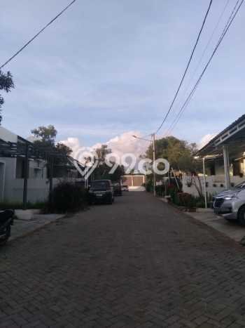 Dijual Hunian Rumah Terawat 2 KT di Cihanjuang, Bandung Dijual Hunian Rumah Terawat 2 KT di Cihanjuang, Bandung