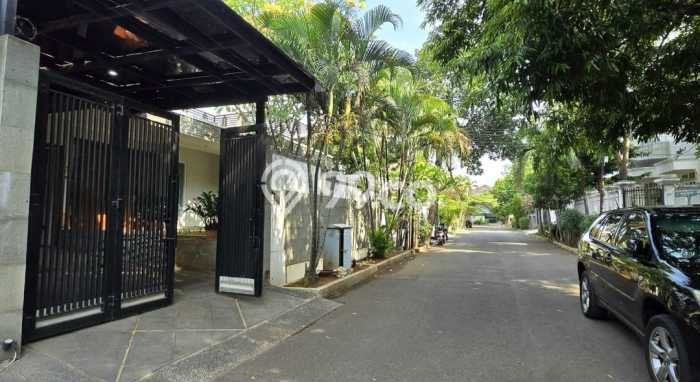 For Sale! Luxury House LT 271m2 Desain Elegan di Permata Hijau For Sale! Luxury House LT 271m2 Desain Elegan di Permata Hijau