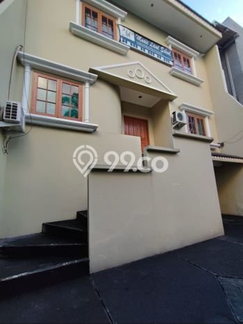 Rumah Elit Modern Siap Huni di Puri Indah Jakarta Barat Rumah Elit Modern Siap Huni di Puri Indah Jakarta Barat
