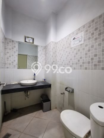 Ruko Dijual di Jakarta Pusat LT 64m2 & LB 240m2 Lokasi Terbaik! Ruko Dijual di Jakarta Pusat LT 64m2 & LB 240m2 Lokasi Terbaik!