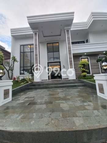 Rumah Luxury Modern Siap Huni di Bintaro Tangerang Selatan Rumah Luxury Modern Siap Huni di Bintaro Tangerang Selatan