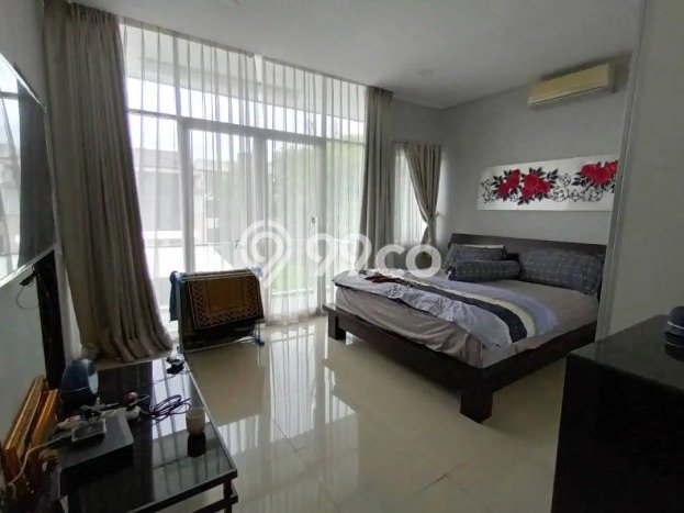 For Sale Hunian Rumah Terawat 4 KT di Sarijadi, Bandung For Sale Hunian Rumah Terawat 4 KT di Sarijadi, Bandung
