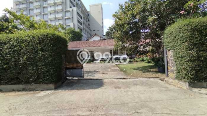 Rumah Elit Modern Tanpa Renovasi di Setiabudi Bandung Rumah Elit Modern Tanpa Renovasi di Setiabudi Bandung