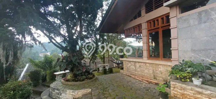 Rumah Mewah LB 300m2 Siap Huni Desain Elegan di Dago Pakar, Bandung Rumah Mewah LB 300m2 Siap Huni Desain Elegan di Dago Pakar, Bandung