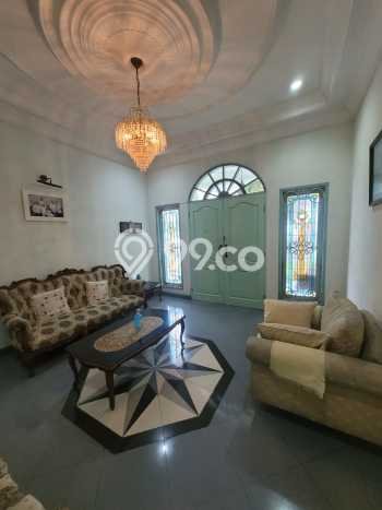 Rumah Luxury Modern Tanpa Renovasi di Pondok Kelapa Jakarta Timur Rumah Luxury Modern Tanpa Renovasi di Pondok Kelapa Jakarta Timur